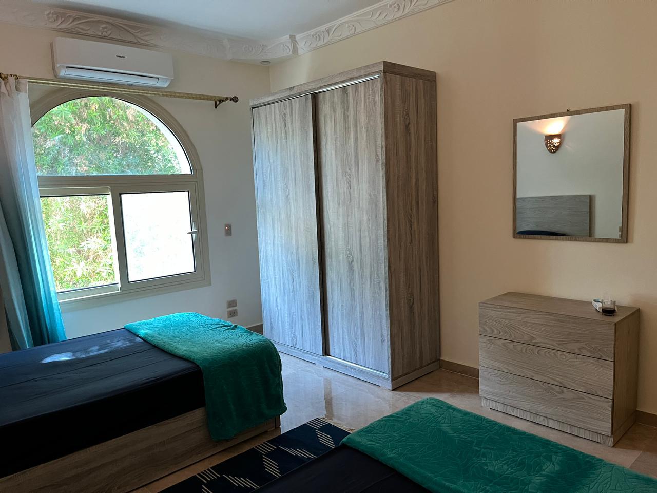 3 bedrooms apartment first row