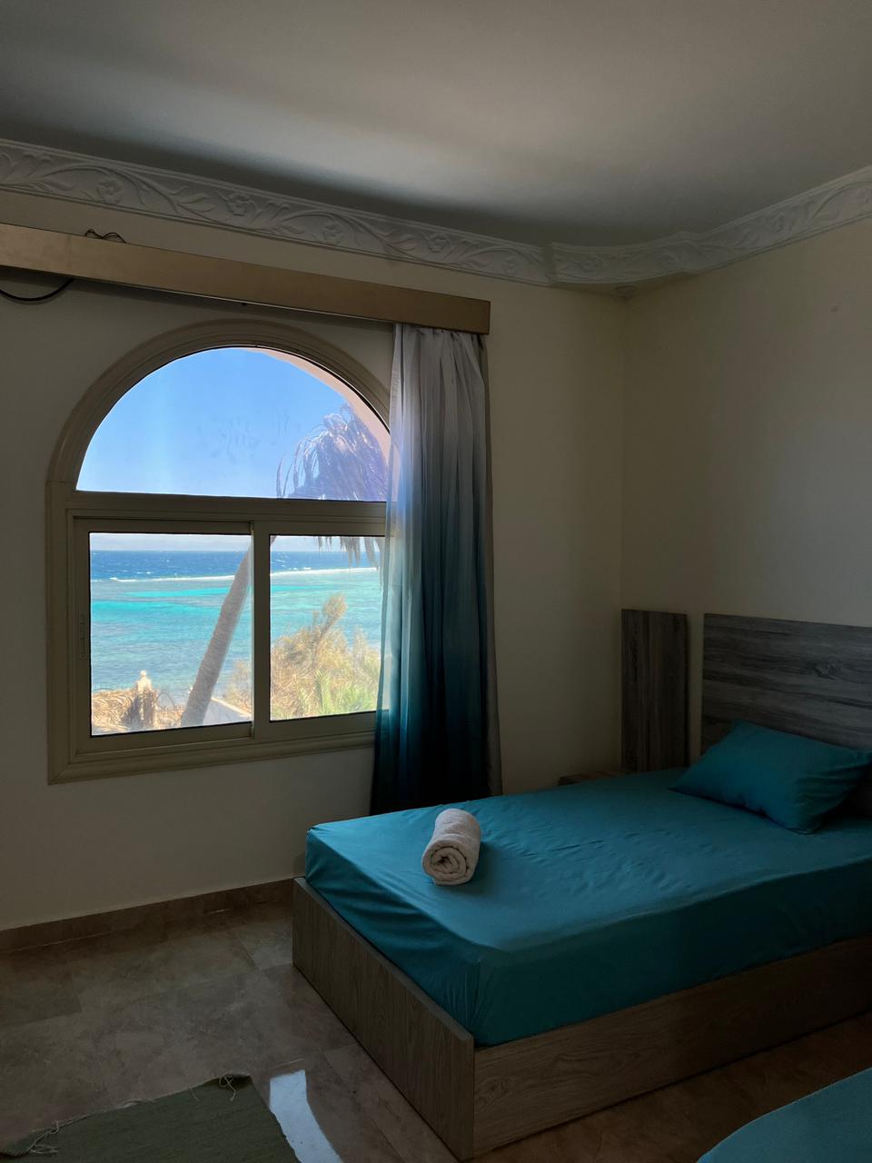 3 bedrooms apartment first row